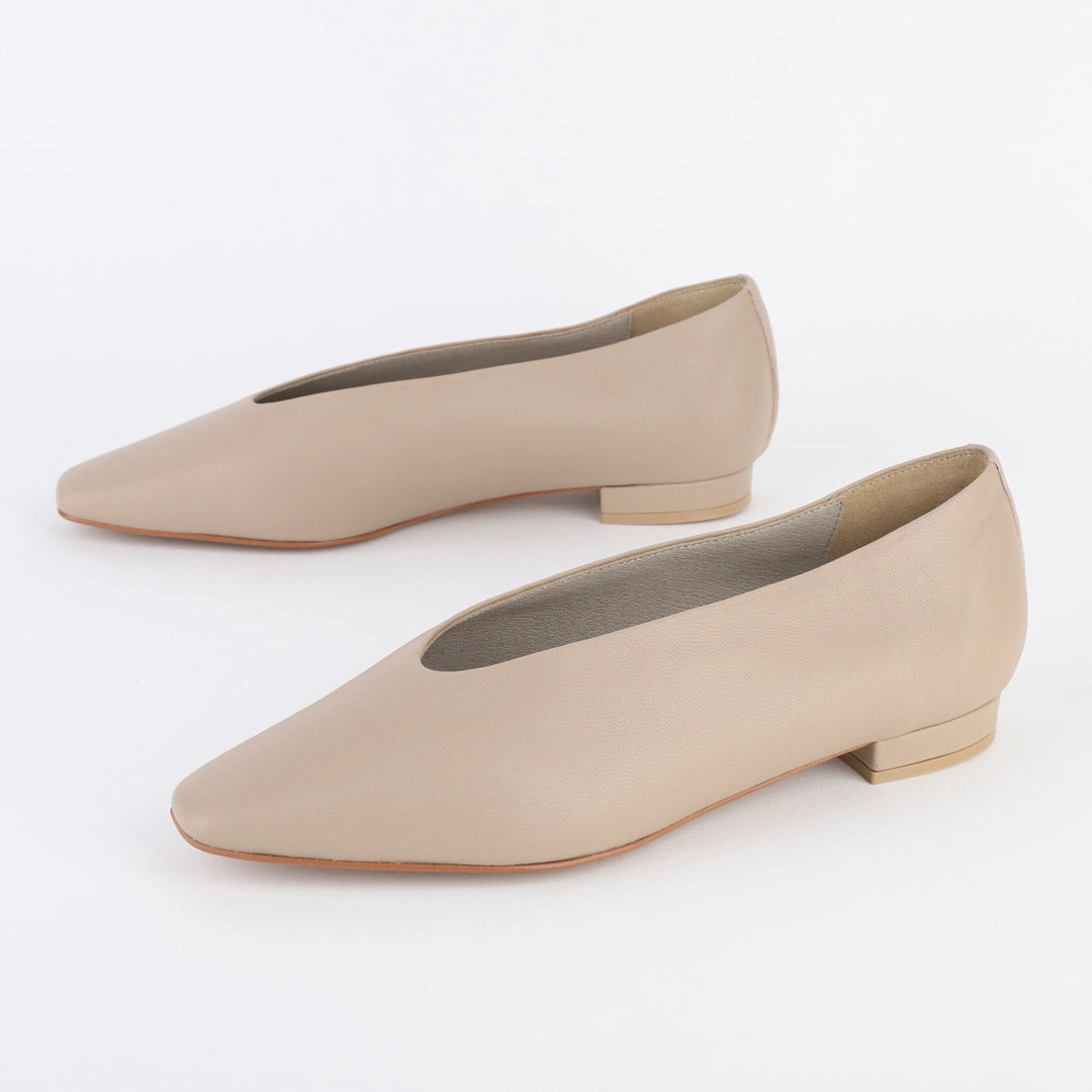 *UK size 1 - LETSBE - light beige , 1.5cm heels