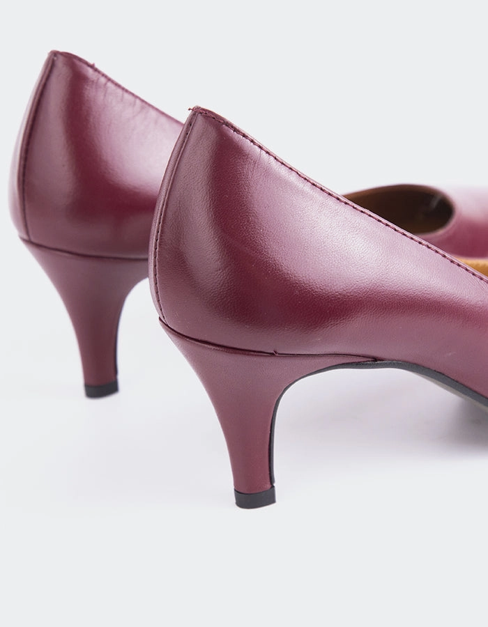 Edzell Burgundy Leather