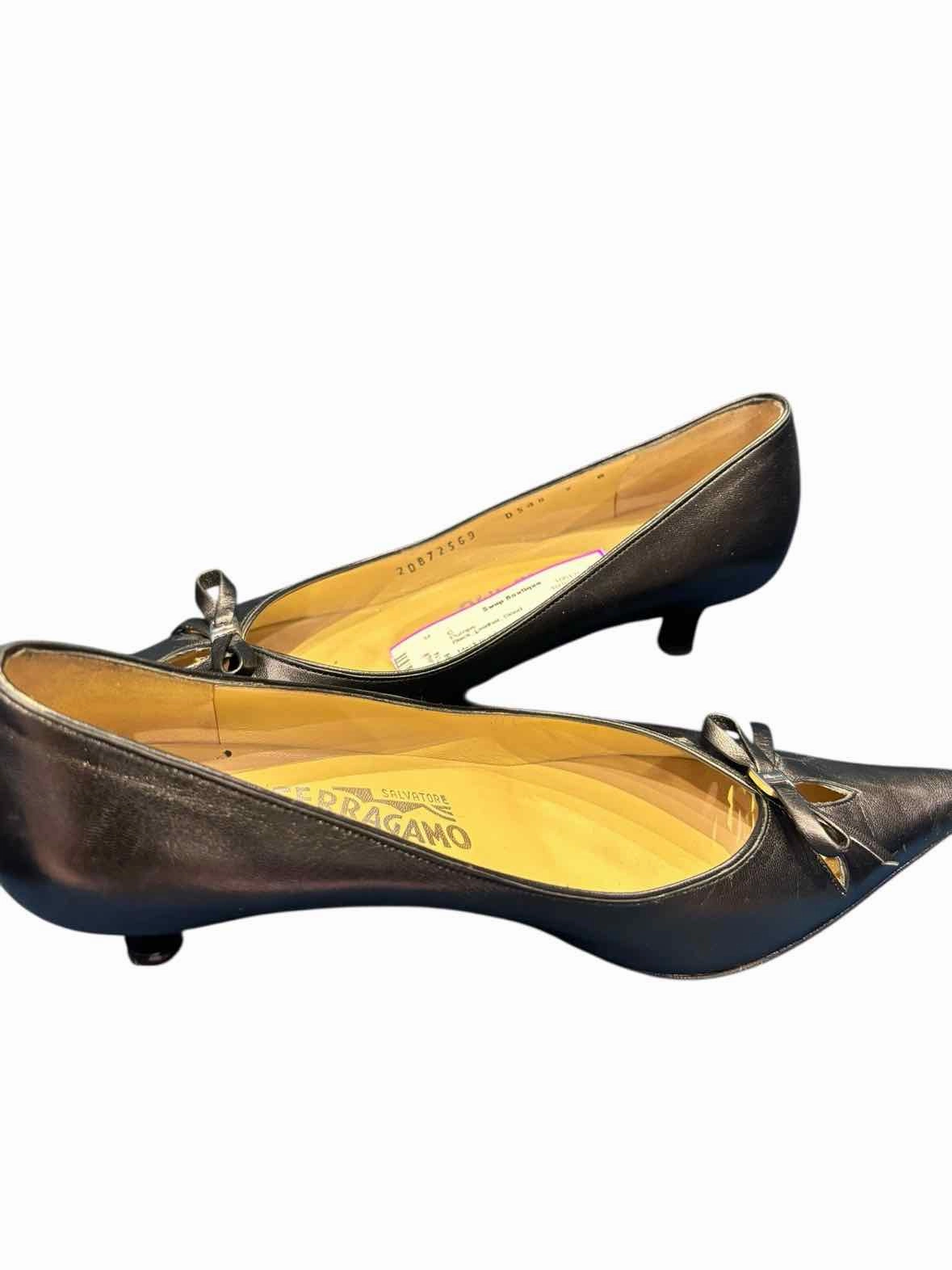 Ferragamo Black Size 7 Pumps