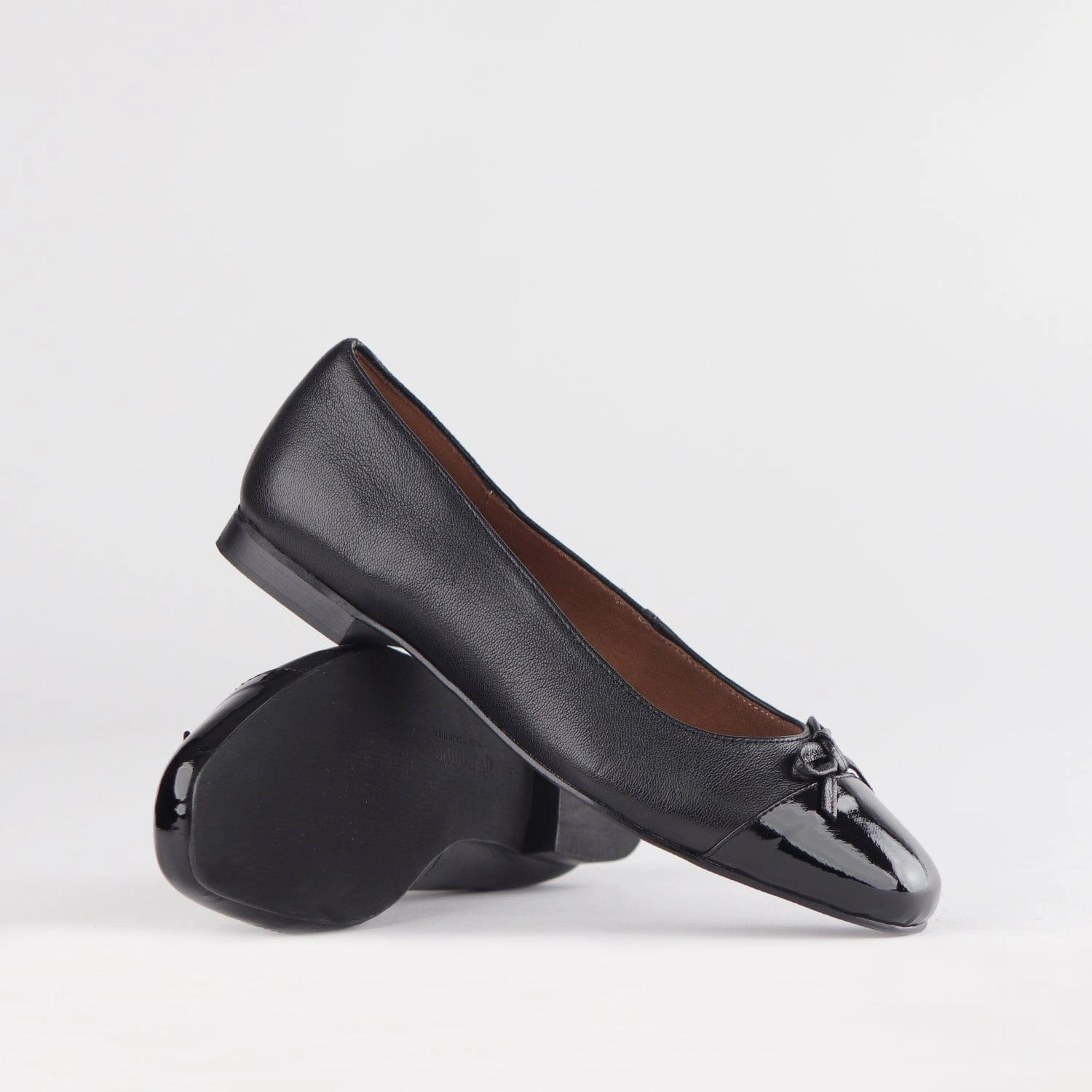 Flat Pump with Bow in Black Multi - 12826