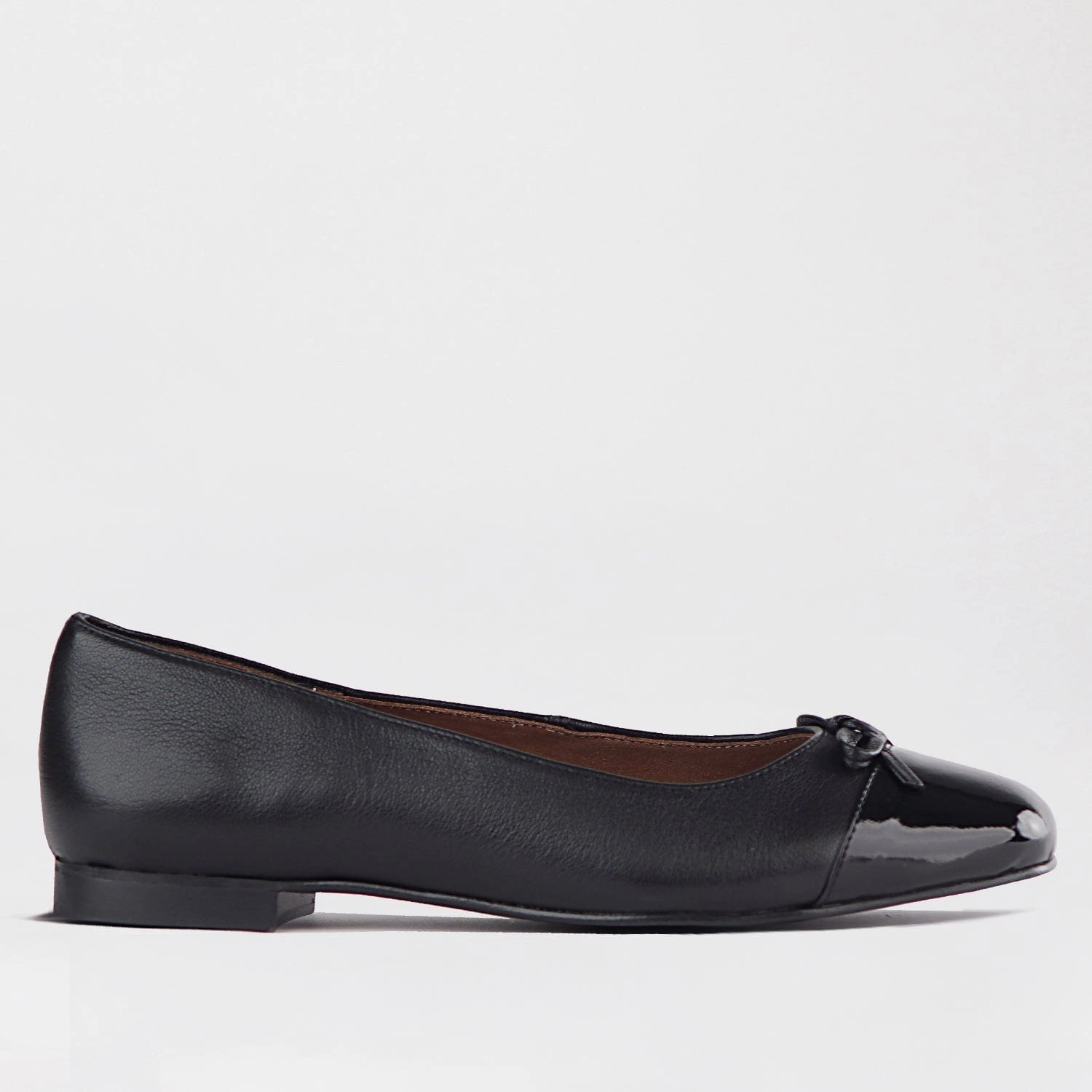 Flat Pump with Bow in Black Multi - 12826