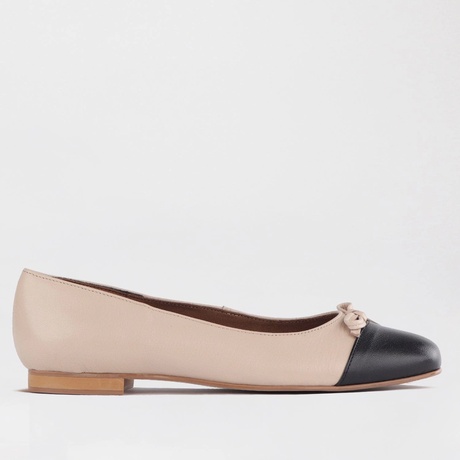 Flat Pump with Bow in Ivory Multi - 12826