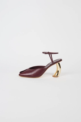 Giustine Burgundy