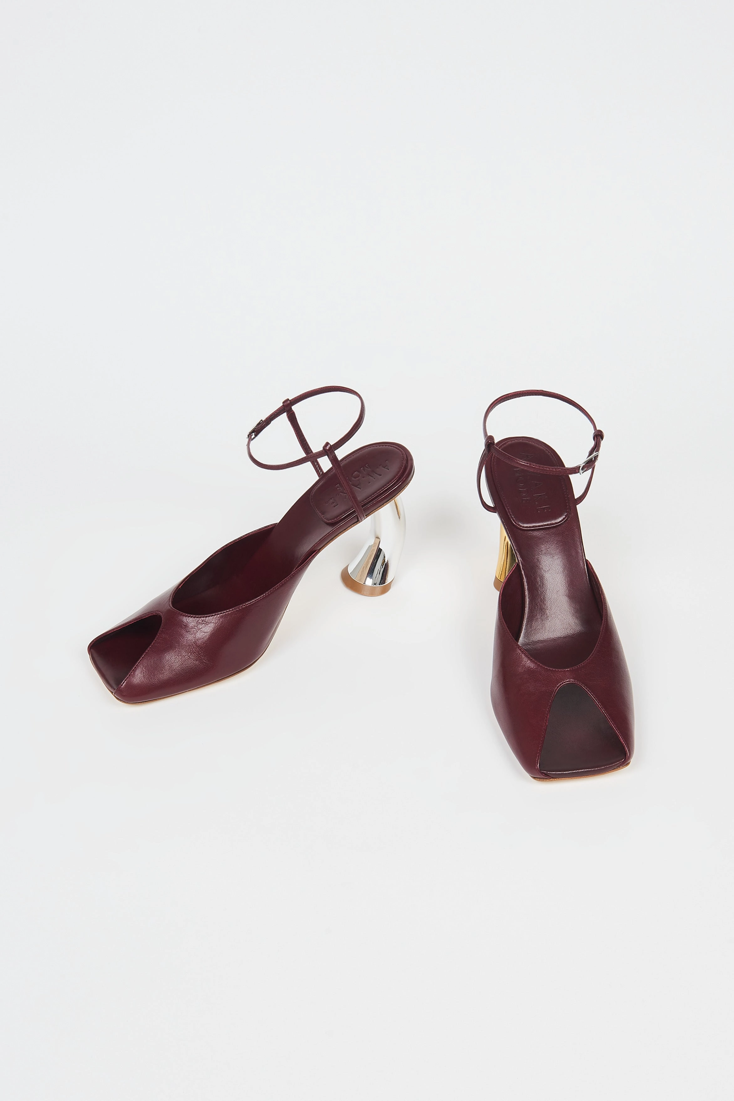 Giustine Burgundy