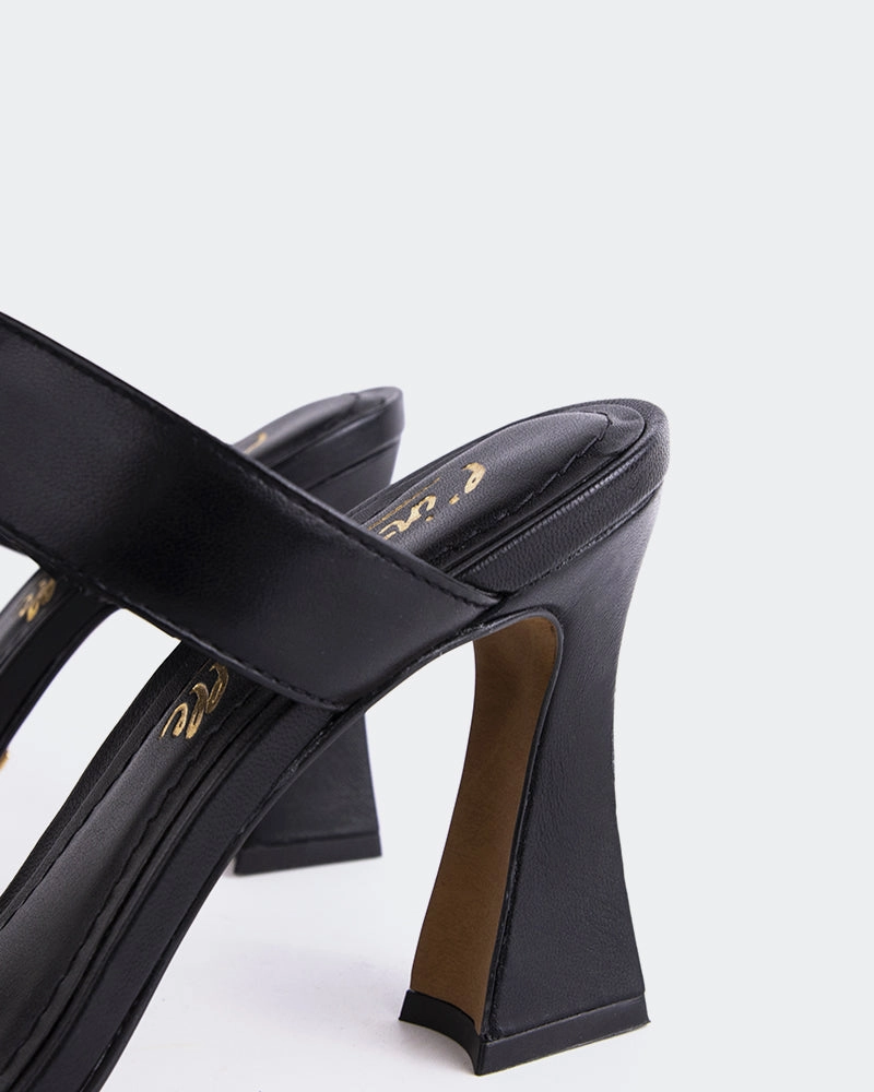 Ricarda Black Leather