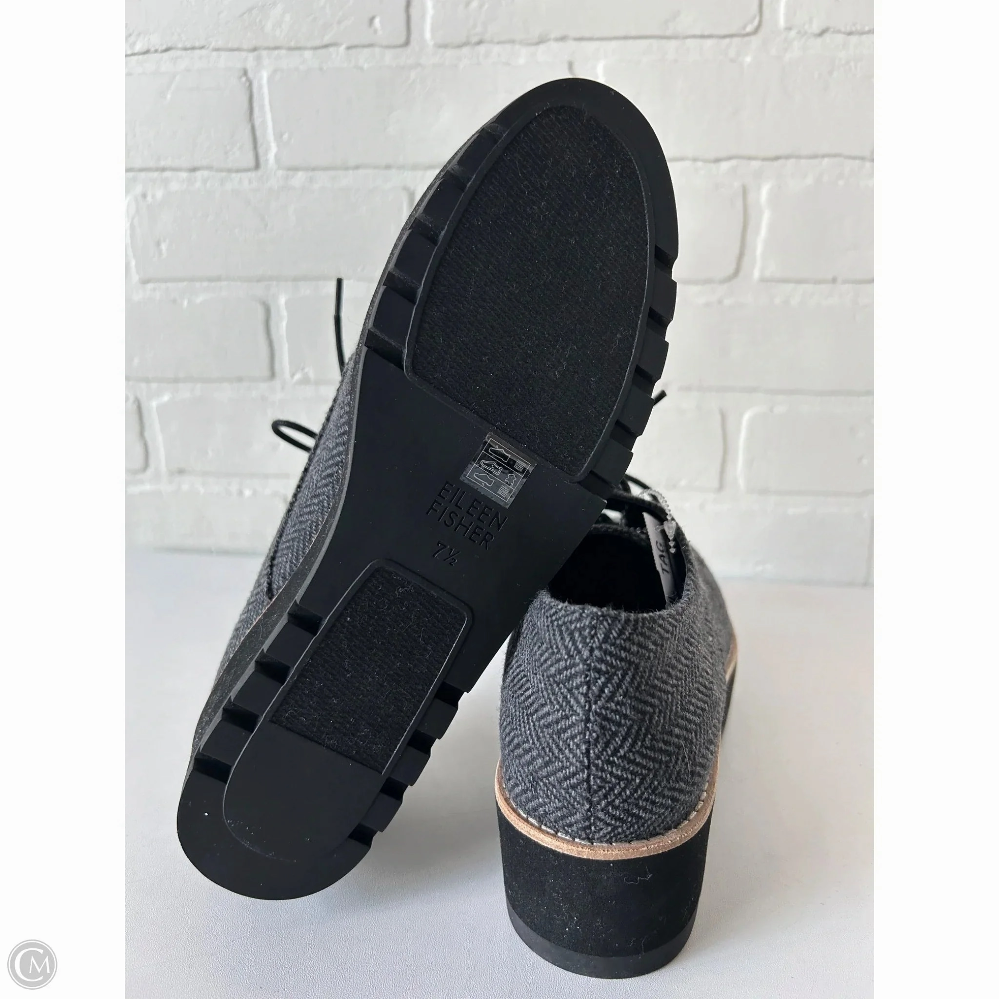 Shoes Flats By Eileen Fisher In Black & Grey, Size: 7.5