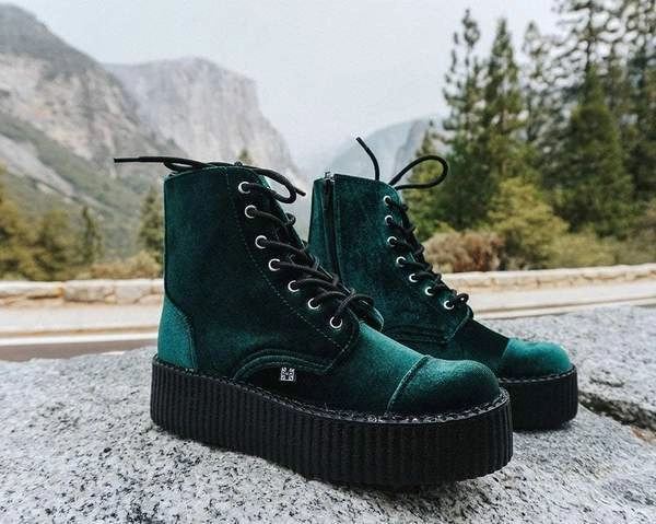 TUK V9759L Green Velvet 7-Eye Viva Mondo Boot